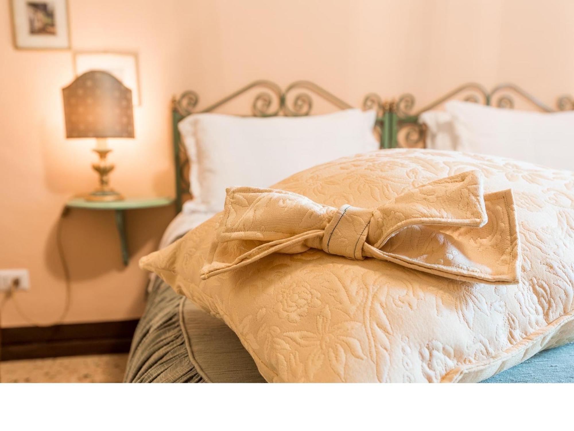 مبيت وإفطار Sant'Enea Casa Fiorita الغرفة الصورة