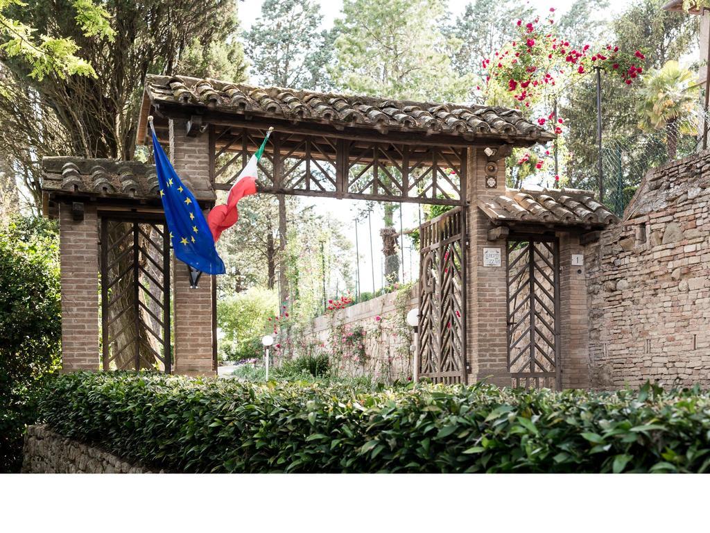 مبيت وإفطار Sant'Enea Casa Fiorita المظهر الخارجي الصورة